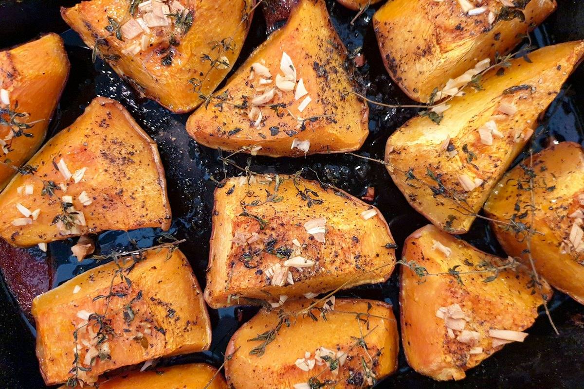 Ofenkürbis mit Feta und Honig-Walnüssen